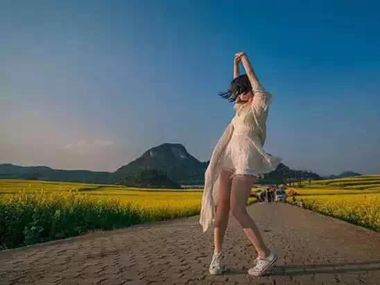 女神攻略，春游拍照技巧，怎样让男朋友把你拍出唯美的效果。 - 第31张 | 哇机汇