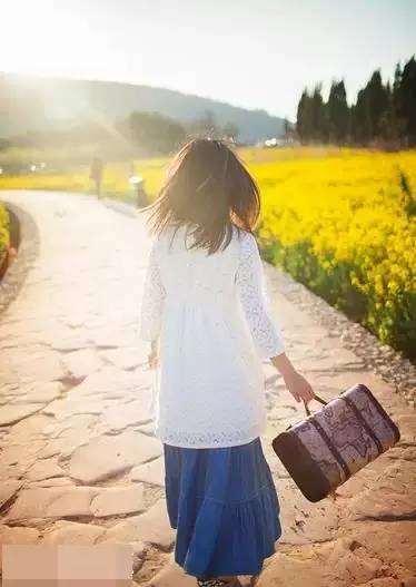 女神攻略，春游拍照技巧，怎样让男朋友把你拍出唯美的效果。 - 第33张 | 哇机汇