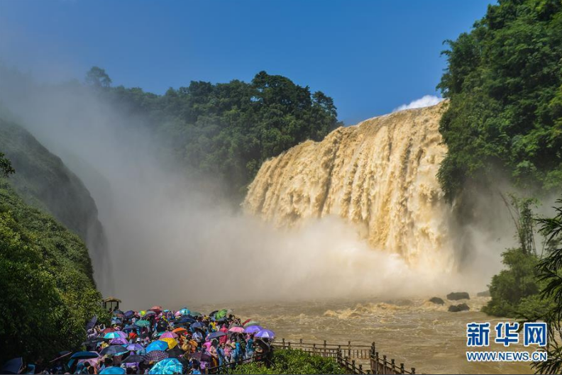 黄果树瀑布迎来今年入汛最大水量