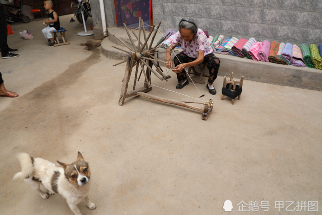 安阳八旬老人织布70载 每次说起过去都泪流满面