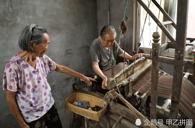 安阳八旬老人织布70载 每次说起过去都泪流满面