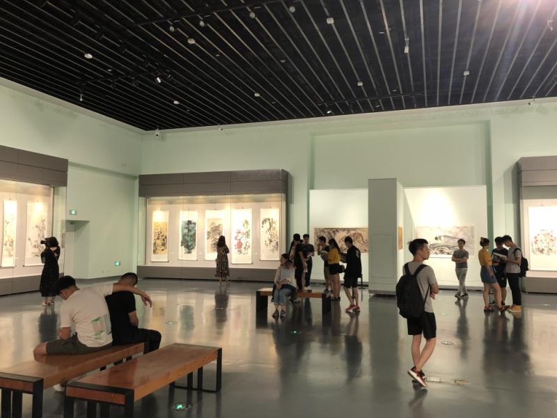 南洋之风--新加坡画家梁振康画展在内蒙古美术馆举办