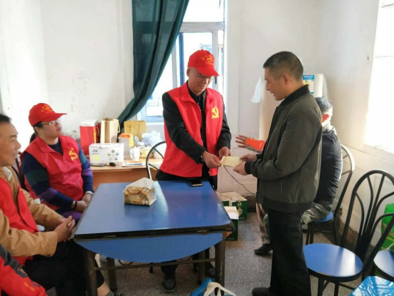 余姚市乐善公益:义卖桔子助学生 筹集善款帮病人