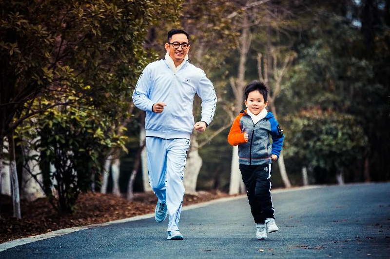 电影《站住！小偷》上映在即 郑云尤勇梁小龙吴启华开启奔跑模式