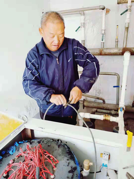 315记者摄影家网主编靳新国一行走进山东淄博洪山镇敬老院