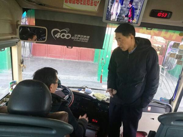 商丘市交警支队领导班子持续跟车采访为哪般？