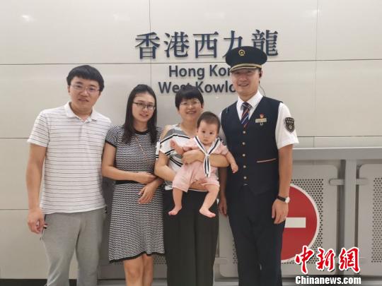 广深港高铁通车后首个“五一”小长假 高铁游成新宠