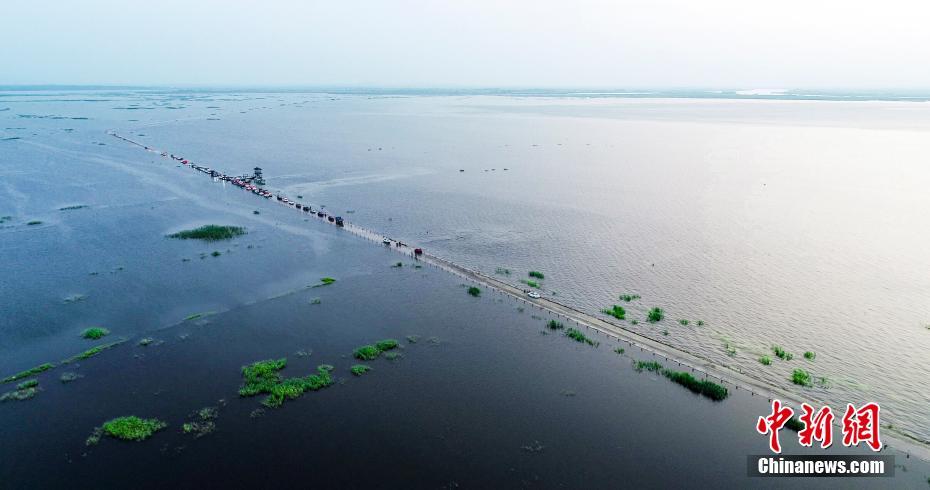 鄱阳湖水位上涨 水上公路成美景