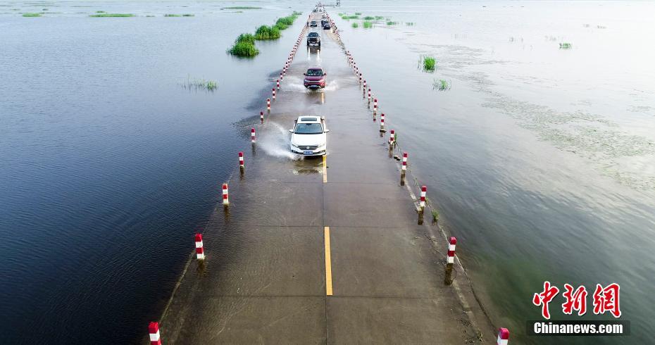 鄱阳湖水位上涨 水上公路成美景