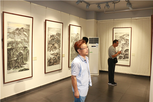 助力冬奥·河北省美术家协会主席团中国画名家邀请展开幕