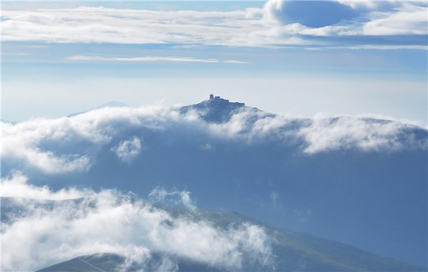 “清凉佛国”五台山东台望海寺