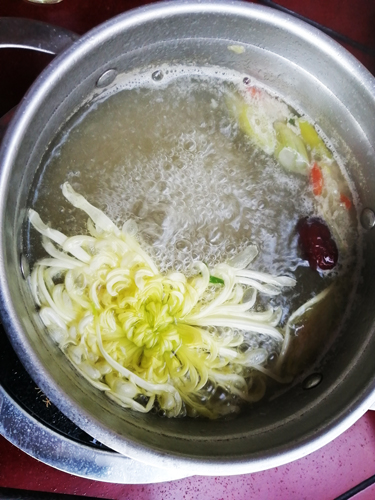 体验第十一届平谷·西柏店菊花美食文化节