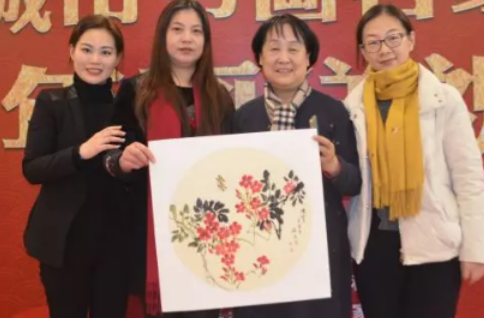 山东聊城市直书画家协会在万恒眼科联合举办“新春送祝福”活动