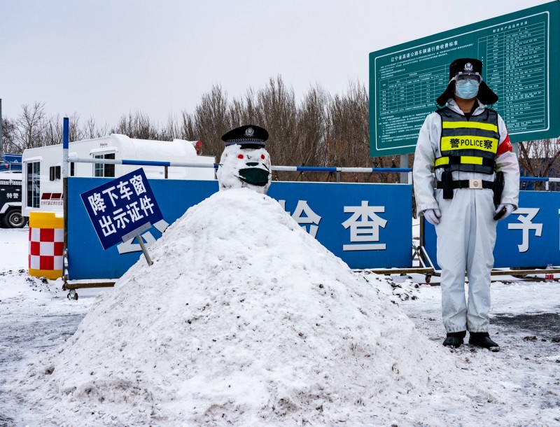 风雪中的坚守——众志成城 抗击肺炎书画摄影展作品选登