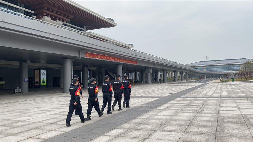 五一我在岗丨致敬！向每一位在劳动节坚守岗位的人民警察