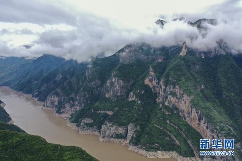 壮美三峡 巫山云雨美如画