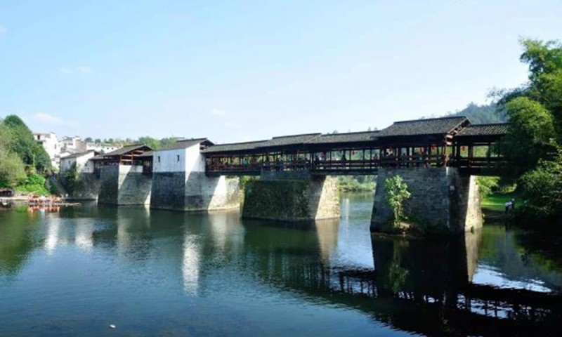 江西婺源800年古桥被洪水损毁