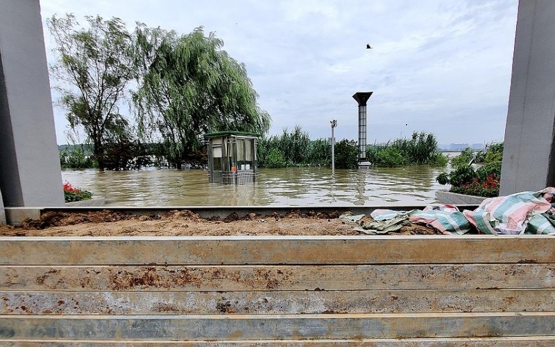 江苏南京河湖水位全面超警！长江南京水位超警戒水位1.23米