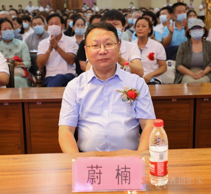 弘山东人之豪气 扬枣庄人之风采 贺祥荣集团携手新生智能上海科创板挂牌暨爱心慈善大会