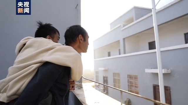仅手指能动！18岁山村病残青年如何逆袭成电竞主播？
