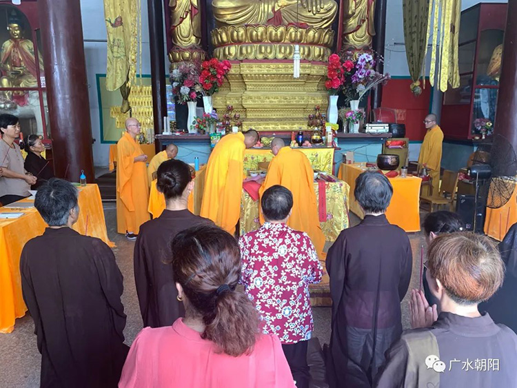“一穷二白”的年轻僧人，让600年古庙“活”了过来