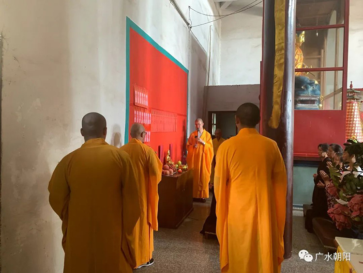 “一穷二白”的年轻僧人，让600年古庙“活”了过来