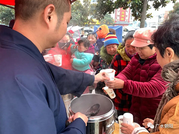 “一穷二白”的年轻僧人，让600年古庙“活”了过来