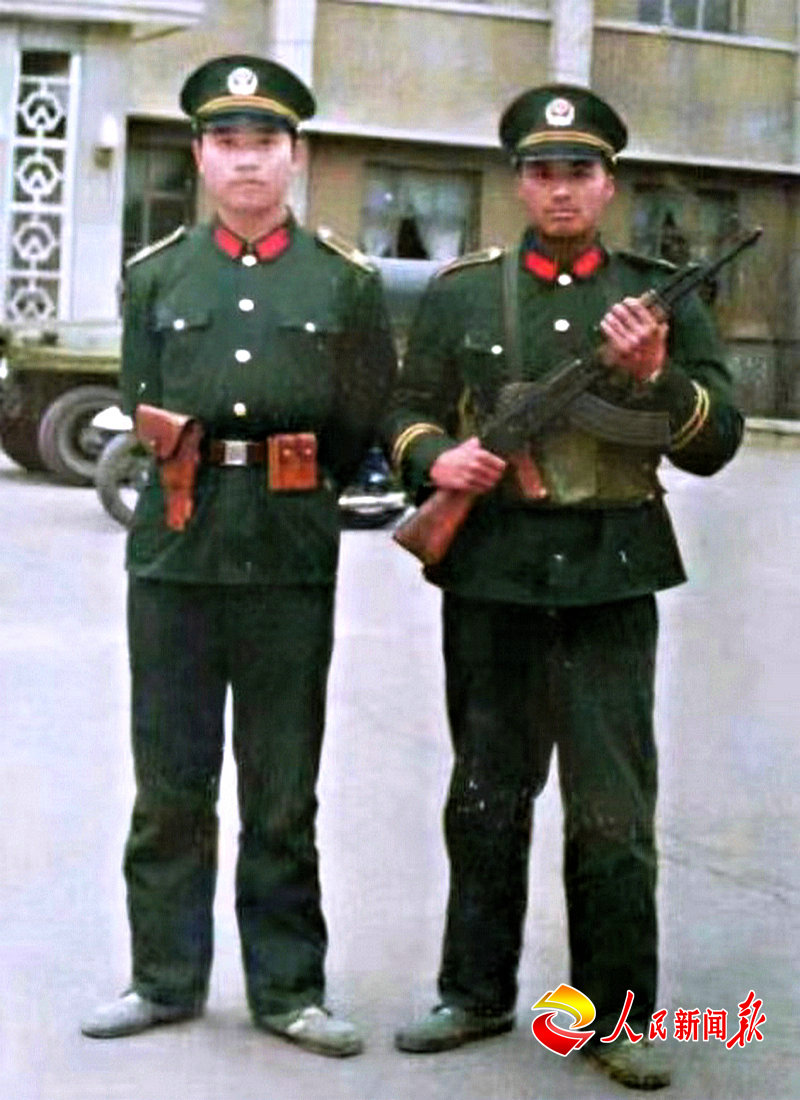 永不褪色的橄榄绿一当代雷锋孙太席