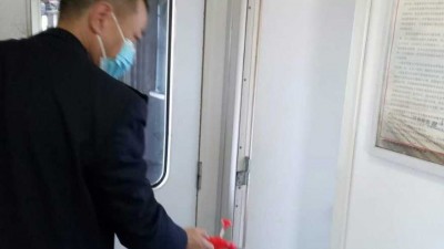 K446次列车不忘初心创先争优构建和谐旅途