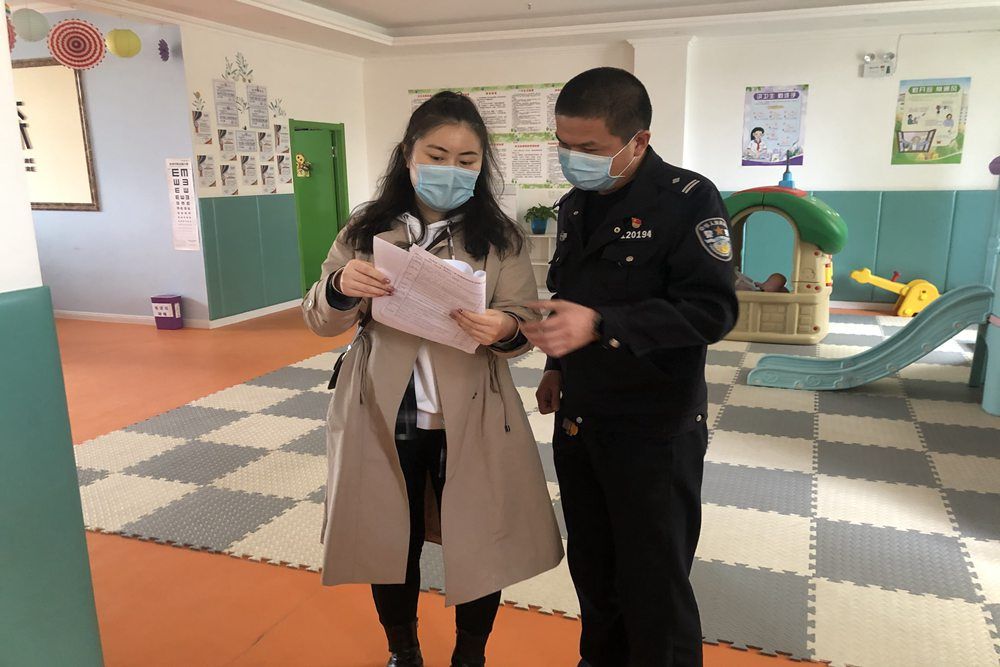 用真情温暖人心 让警徽闪耀光芒