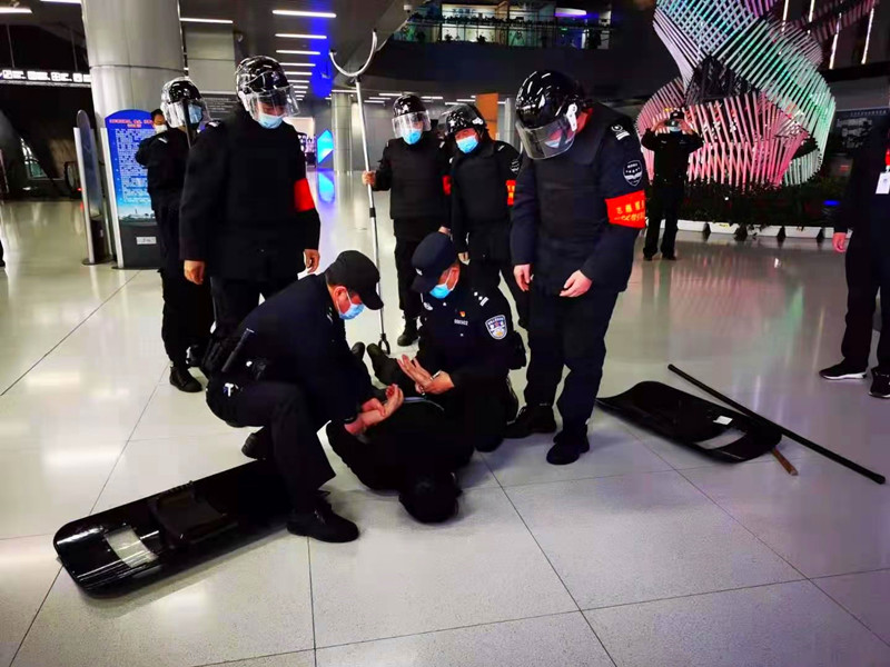 长航武汉公安： 开展反恐防暴演练 提升安全防范意识