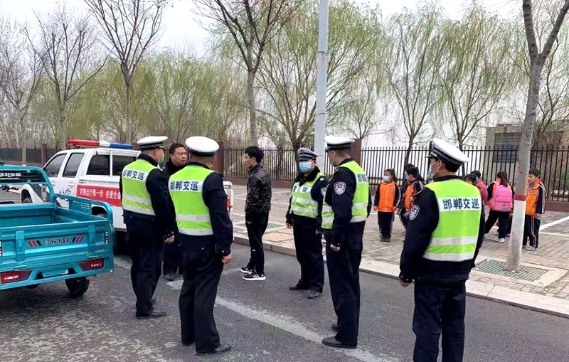  别拿生命赴前程 广平交警把脉医治“带病车”