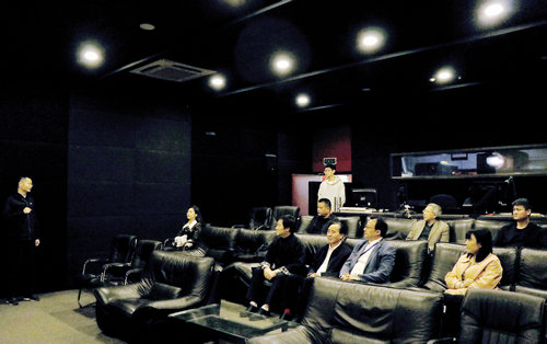 书画家王余根一行赴北京电影学院进行交流