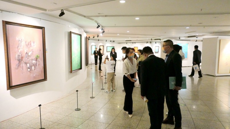 视频:《莲开盛世》王国平禅境油画展在中华世纪坛开幕