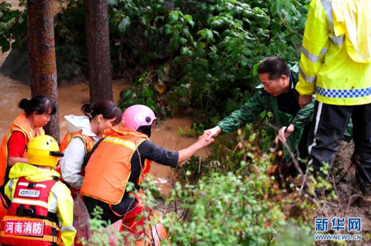 河南加油——把保障人民群众生命财产安全放在第一位