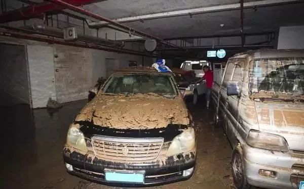 鉴别二手车市场里的泡水车，教你一招