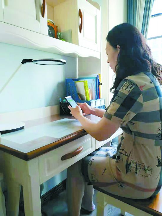 无法谋面的心理疏导 隔离咨询师筑起“心灵岛”