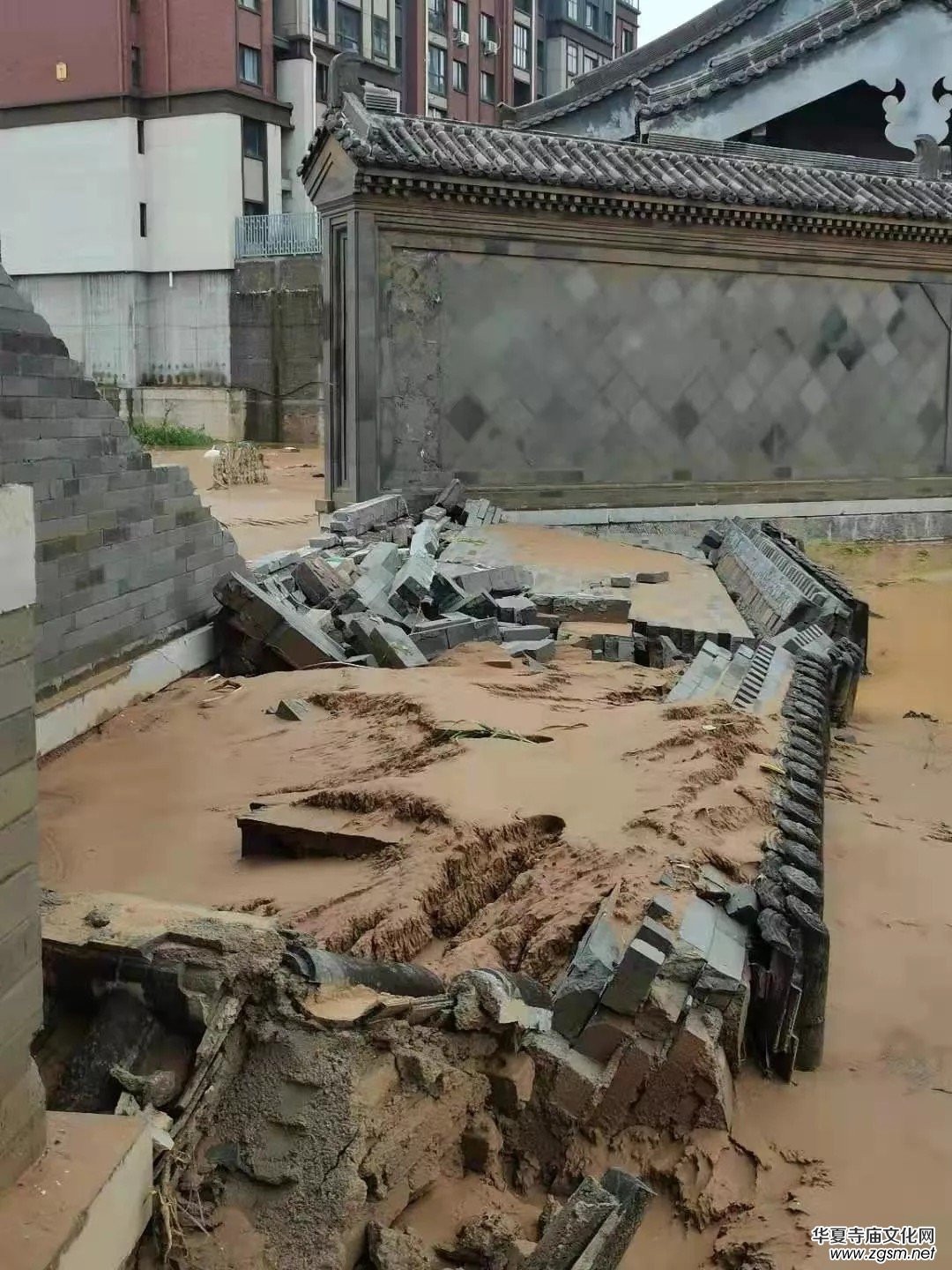 暴雨下的荥阳洞林寺受灾实况，千年古刹灾后修建迫在眉睫