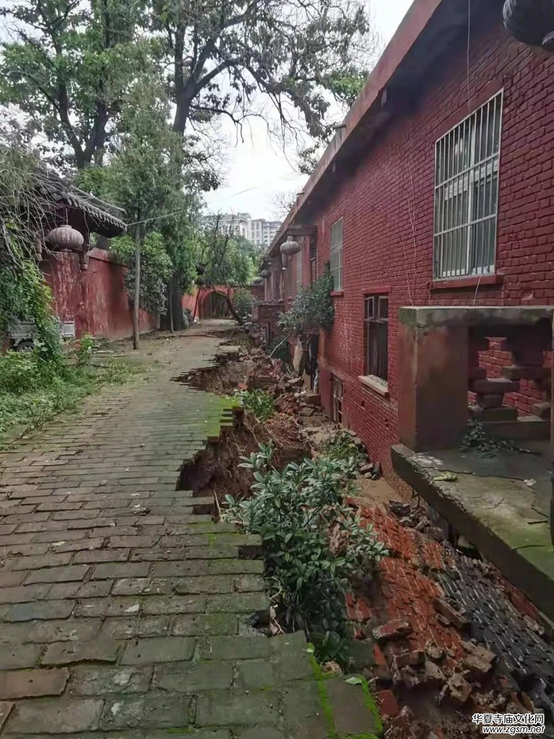 暴雨下的荥阳洞林寺受灾实况，千年古刹灾后修建迫在眉睫