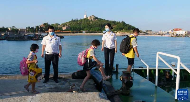 海岛学生的“跨海求学路