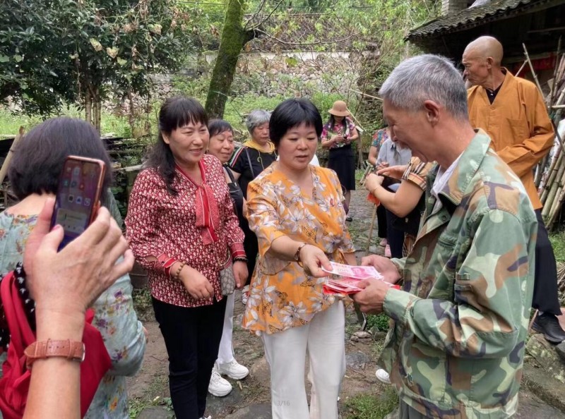 九九重阳节慈孝万里行爱心公益活动