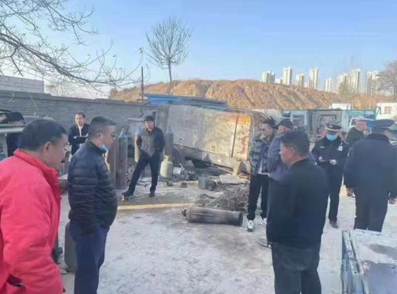 郑州市中原区须水街道 多部门联合查处一非法储存煤气罐点