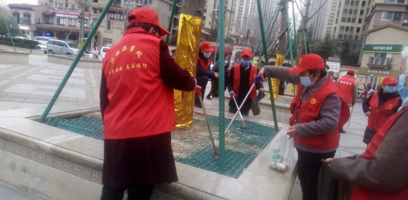 郑州市高新区社区动态|沟赵办事处紫锦社区银发志愿者发挥余热为文明创建助力添彩