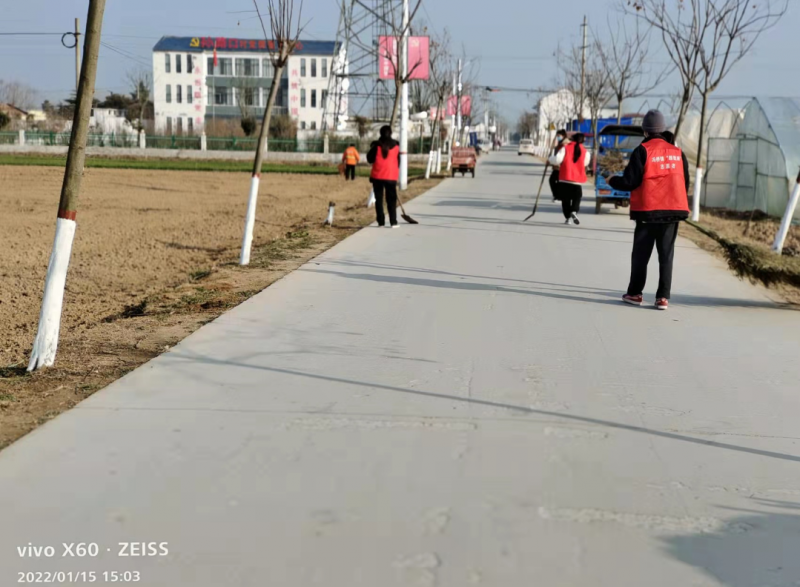 河南省商丘市睢阳区冯桥镇孙路口村开展：农村人居环境集中整治 助力乡村“颜值”再提升 