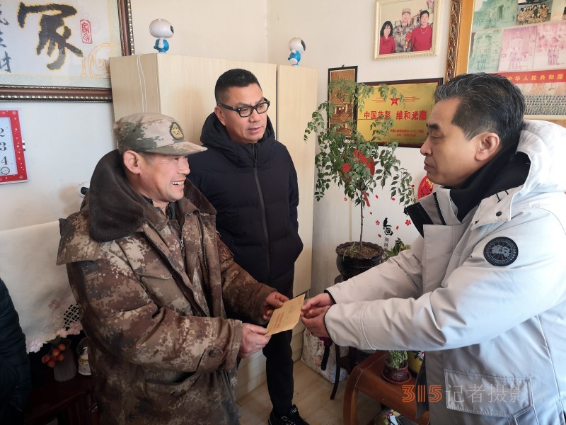 情系维和军人家属 金普退役局走访慰问送去祝福