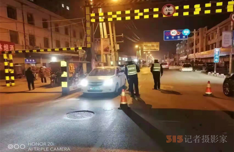 河南省商丘市交警支队元宵节查酒驾49名心存侥幸者被查处