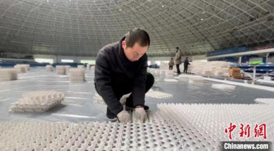 中国自主研发建设首块千米“可移动”冰场在齐齐哈尔投用
