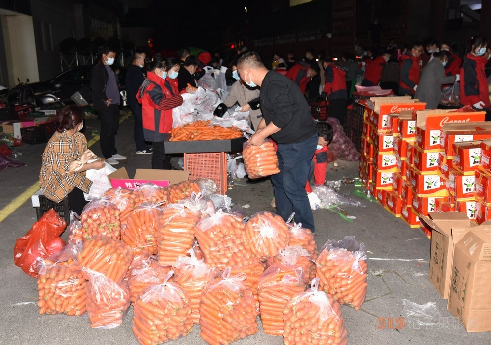 上饶5000份蔬菜包紧急驰援婺源
