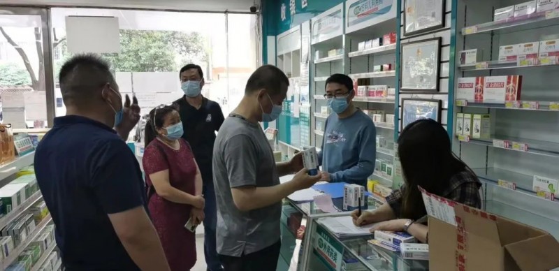 二七区|督促药店落实疫情防控措施 5家药店被关停整顿