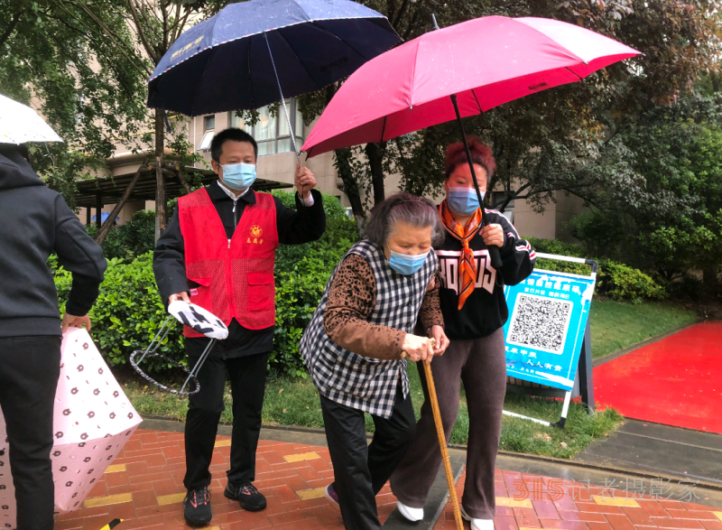 “我是党员，我来报到！”——郑州市沟赵办事处紫锦社区党员双报到助力一线战“疫” 